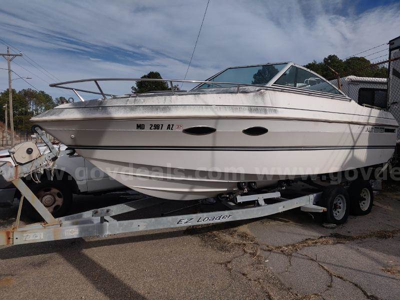 1989 Cobalt Bowrider 21CC and EZ Loader boat trailer For Sale