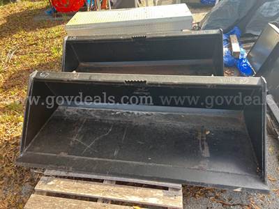 WOLVERINE 72 SKID STEER BUCKET FOR SKID STEER