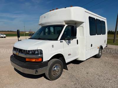 2016 Chevrolet Express QUIGLEY 4X4 Shuttle Bus Duramax Diesel