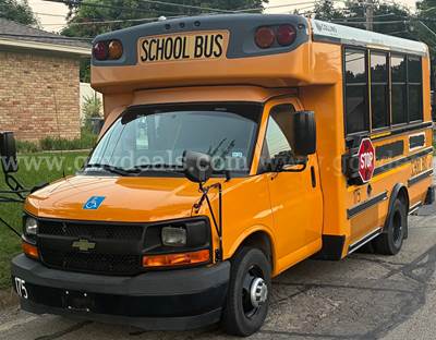 2017 Chevy School Bus w/ Braun Wheelchair Lift, 6.0L Vortec V8 gasoline (GM engine code Lyo). Bus is practically new. Se