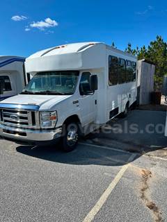 2016 Ford Econoline E-350 Super Deluxe