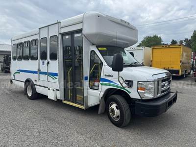 2021 Ford E450 Shuttle Bus with Handicap Lift
