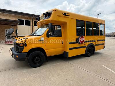 2016 Ford E-350 School Bus