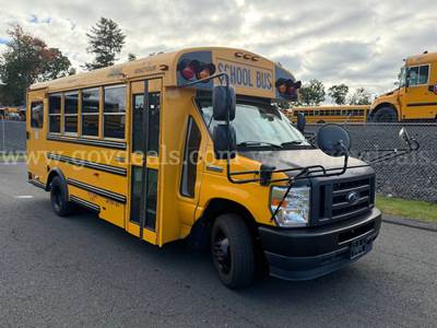 2021 Ford E450 Thomas Minotour