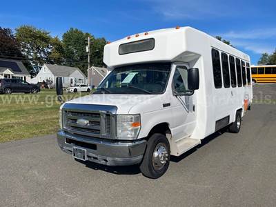 2014 Ford E450 Diamond VIP Shuttle Bus