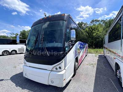 2013 Motor Coach Industries (MCI) J4500 Bus