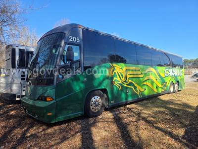 2005 MCI J4500 Diesel Bus