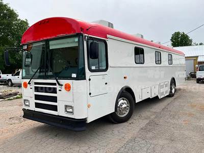2011 Thomas Saf-T-Liner MVP EF