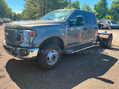 2022 Ford F-350 Super Duty XLT Crew Cab DRW Chassis Cab- DIESEL