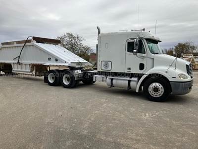 2005 Freightliner Columbia 112 Cab & Chassis Truck