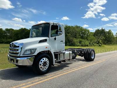 2015 Hino Conventional Cab ( VIDEO ATTACHED)