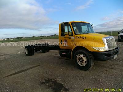 2006 International 4300 S/A Cab & Chassis