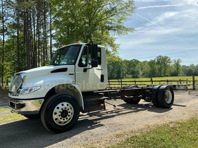 2014 International 4400 Cab & Chassis
