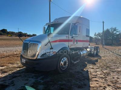 2001 International 4900 Cab & Chassis Truck