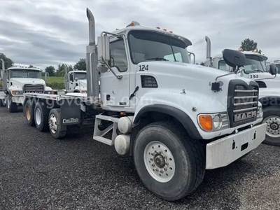 2005 Mack CV513
