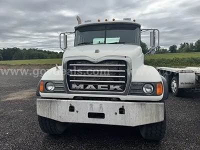 2005 Mack CV513