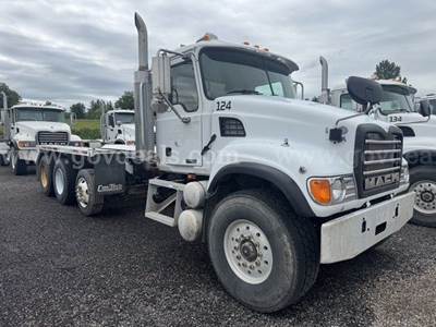 2005 Mack CV513