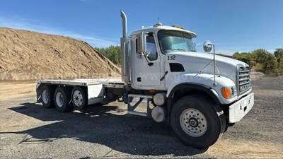 2006 Mack CV513
