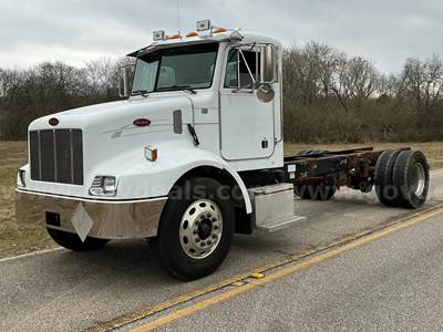 2003 Peterbilt 330 CAT with 8LL ( VIDEO ATTACHED)