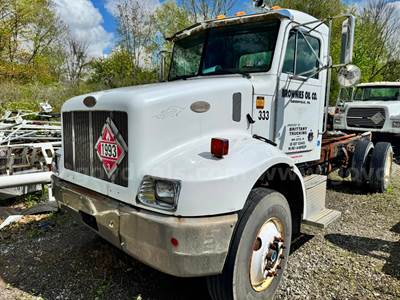 2000 Peterbilt 330