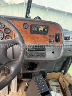 2007 peterbilt 357 cat motor, auto trans setup with moffit flatbed tri axle cab and chassis