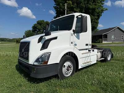 2012 VOLVO  VNL