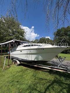 2001 Bayliner Ciera 2455 Cabin Cruiser - 24 with trailer