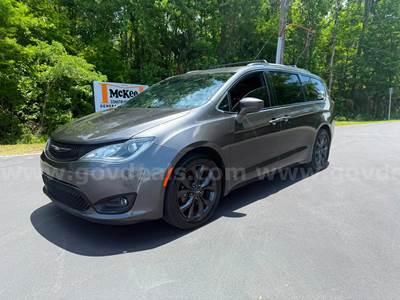 2018 Chrysler Pacifica S