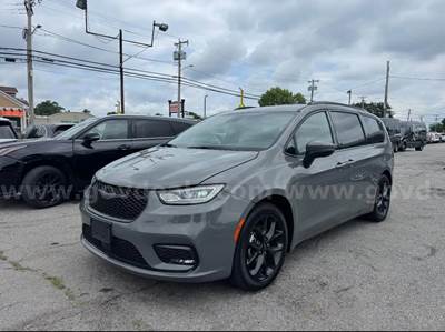 2023 Chrysler Pacifica S