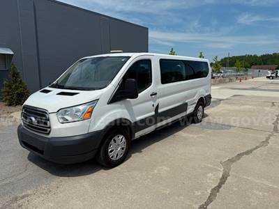 2017 Ford Transit 350 Wagon Low Roof XLT 60/40 Pass. 148-in. WB