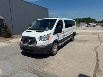 2017 Ford Transit 350 Wagon Low Roof XLT 60/40 Pass. 148-in. WB