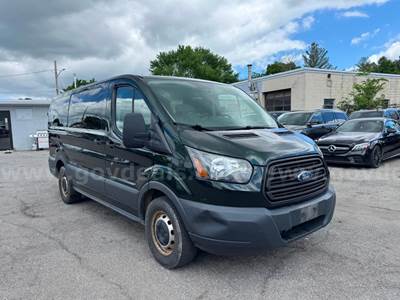 2016 Ford Transit 150 Wagon Low Roof XLT w/Sliding Pass. 130-in. WB