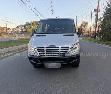 2012 Freightliner Sprinter 2500 diesel 12 Pass siting  39K miles