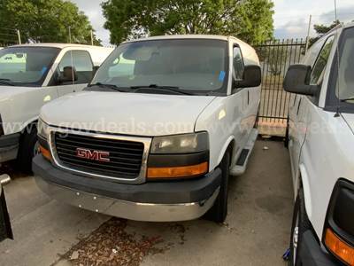 2015 GMC Savanna 2500 Cargo Van