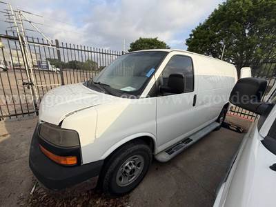 2015 GMC Savanna 2500 Cargo Van *Inoperable*