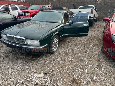 1990 Jaguar XJ Sedan