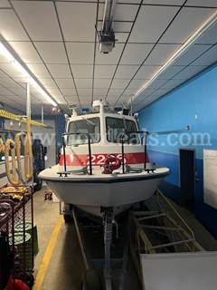 2005 Boston Whaler 27ft Challenger “V” hull Fireboat