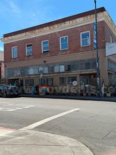 Commercial Property with 2 Upstairs Apartments in Crockett California