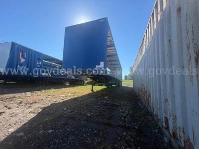 2013 Manac Trailers 1020K001 T/A Curtain Side Trailer