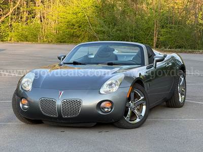 2006 Pontiac Solstice 2-Door Convertible Roadster LOW MILES