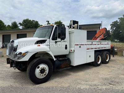 2008 International 7400 Crane Truck