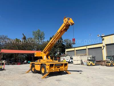 2011 Broderson IC-200-3G Carry Deck Crane