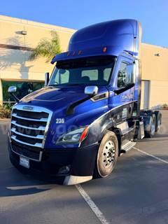 2019 Freightliner Cascadia 116