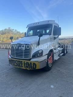 2018 Freightliner CA125DC T/A Truck Tractor
