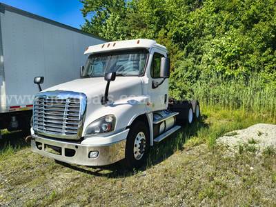 2015 Freightliner CA125DC T/A Truck Tractor-Inoperable