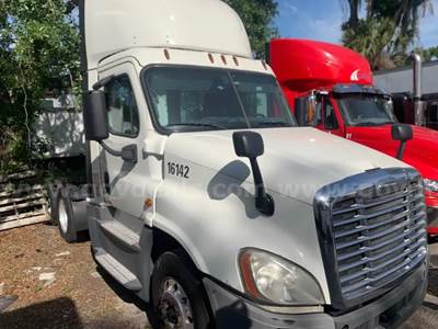2016 Freightliner Cascadia 125