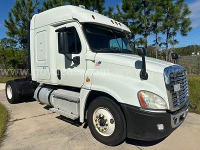2016 Freightliner Cascadia 125 4x2 S/A Sleeper Truck Tractor