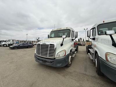 2016 Freightliner Cascadia T/A Truck Tractor