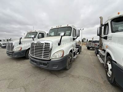 2016 Freightliner Cascadia T/A Truck Tractor