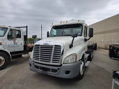 2012 Freightliner Cascadia T/A Truck Tractor-Inoperable